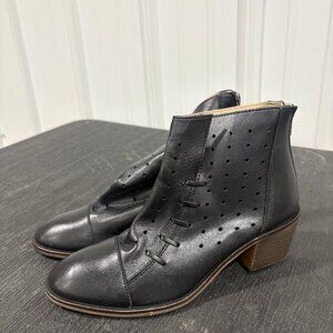 Journee Signature Women’s Leather Booties – Black | Size 7.5 | New